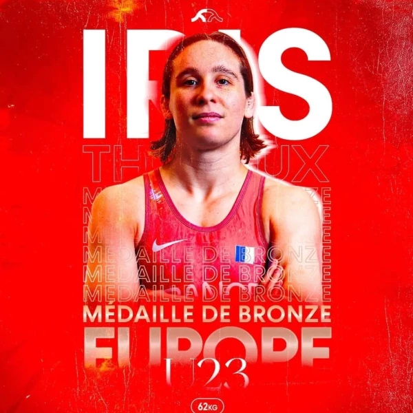 Découvrez le parcours de Iris Thiébaux